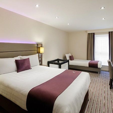 Premier Inn Sevenoaks Exterior foto
